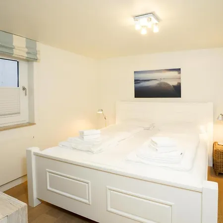 Strandhaus Whg Nr 1 Meer Strand Und Design In Wenningstedt-Braderup